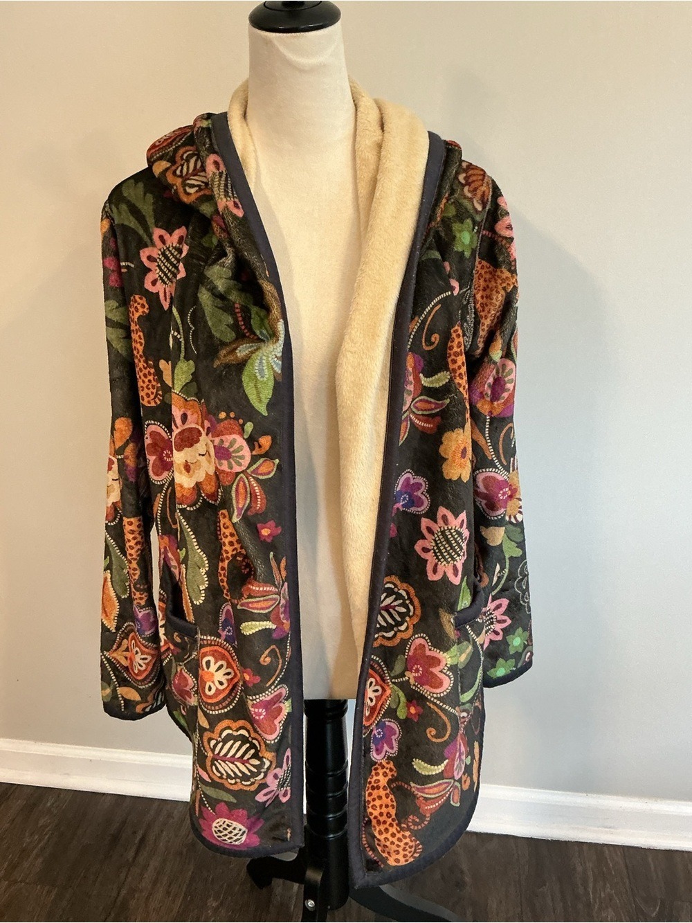 Johnny Was Joan Reversible Super Soft Sherpa Hooded Jacket - Picture 7 of 16